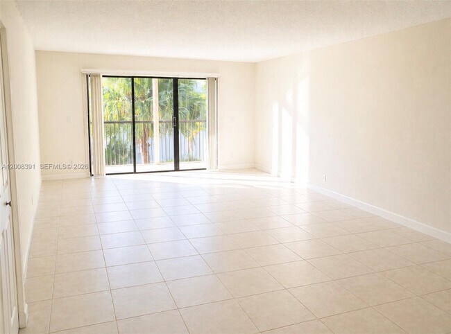 Building Photo - 405 Lakeview Dr