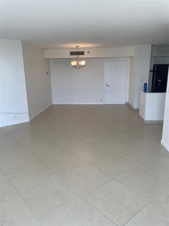 Building Photo - 3530 Mystic Pointe Dr