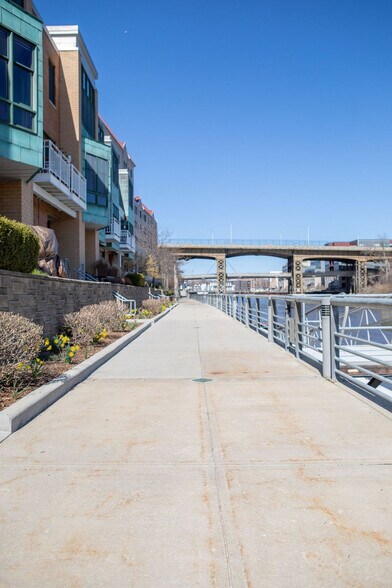 Building Photo - 225 E Michigan St