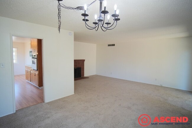 Building Photo - Darling Home in East Bakersfield!