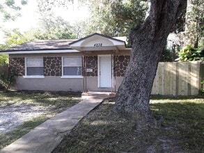 Building Photo - Move in special  1/2 off 1st months rent -...