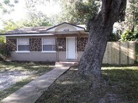 Building Photo - Move in special  1/2 off 1st months rent -...