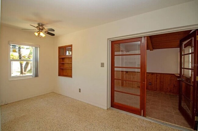 Building Photo - For Rent – Move-In Ready Gem with Modern U...
