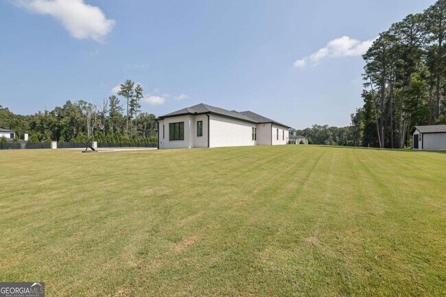 Building Photo - 2964 Old Peachtree Rd NE