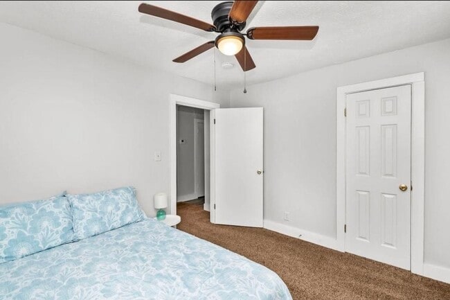 Building Photo - 2 Bed • 1 Bath • Central Location