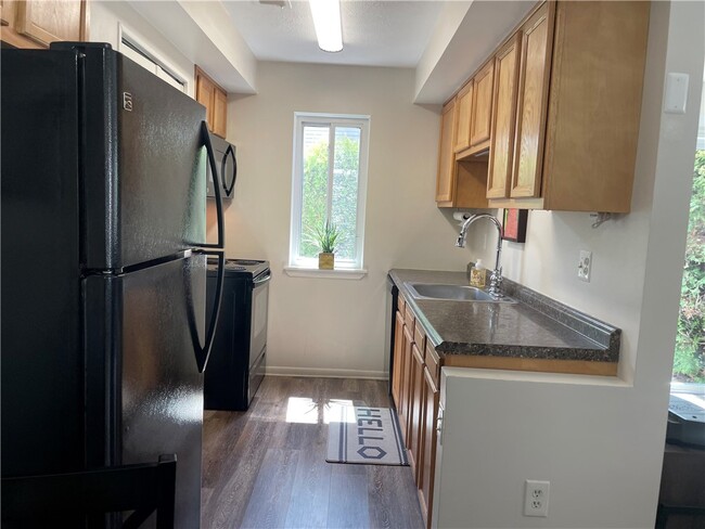 Building Photo - 894 Eastbrooke Ln