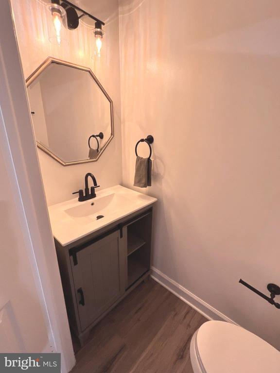 Building Photo - 5925 Vernons Oak Ct
