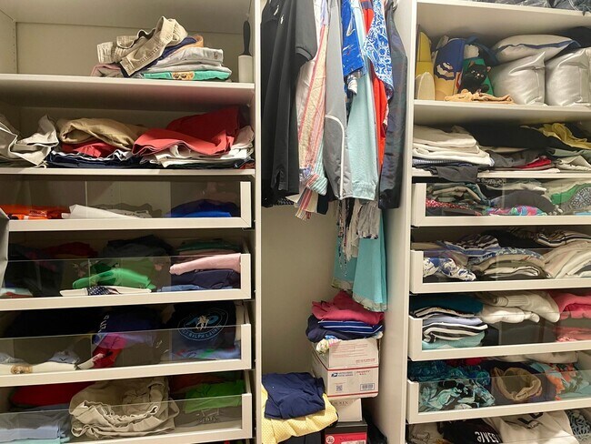 Building Photo - 9709 Shadybrook Dr