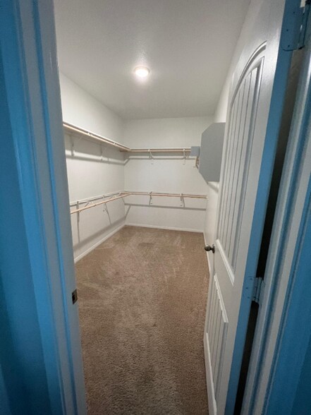 Building Photo - 109 Brody Ln