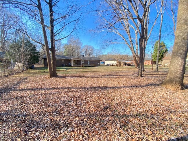 Building Photo - 3bed/2bath house on large lot with garage, Minutes from Hwy 73 and I-85, Close to Concord