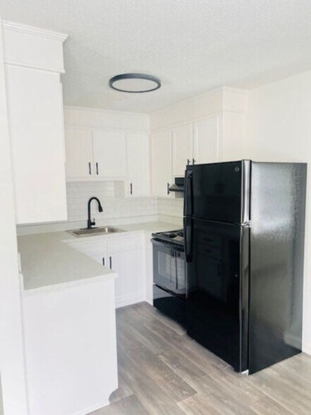 Building Photo - River Front Apartments