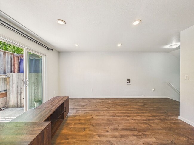 Building Photo - Updated 2 Bed / 1.5 Bath Townhome – In-Unit Washer & Dryer + Garage Parking – $2,800/month
