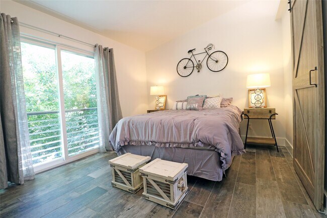 Building Photo - 2310 McDuffie St