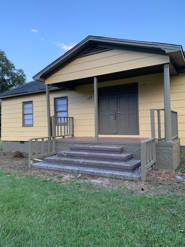 Building Photo - 522 James St