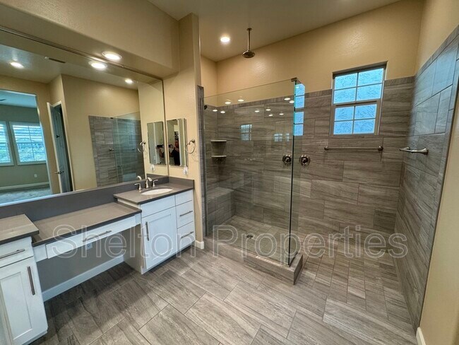 Building Photo - 20614 W Hillcrest Blvd