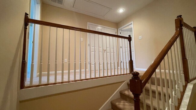 Building Photo - 2 Bedroom, 2.5 Bathrooms Townhome in the Heart of Savannah's Southside