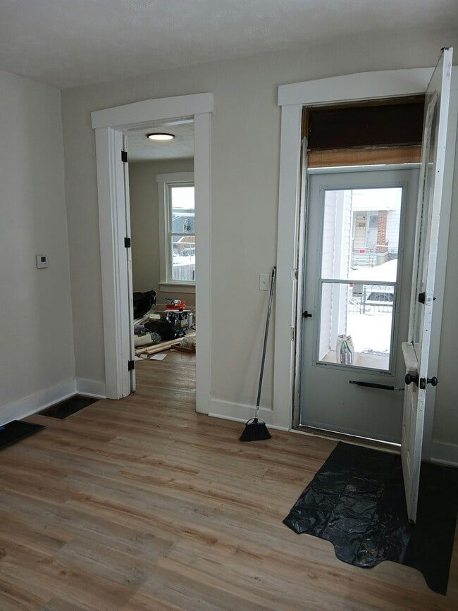 Building Photo - 1528 Chapel St