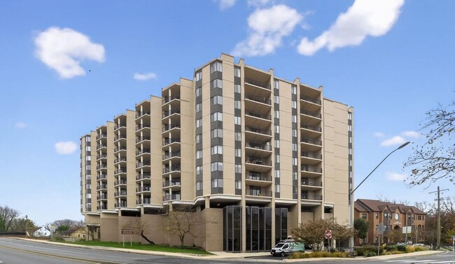 Building Photo - 4242 East West Hwy