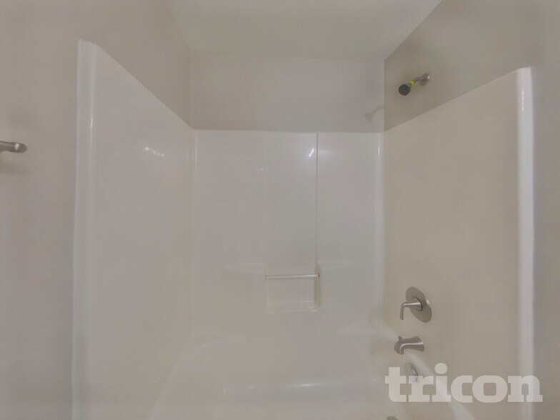 Building Photo - 1916 Lexington Ave