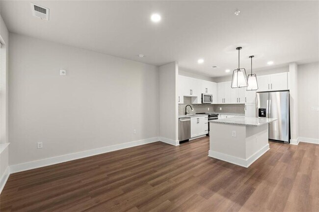 Building Photo - 2648 Sandy Plains Rd