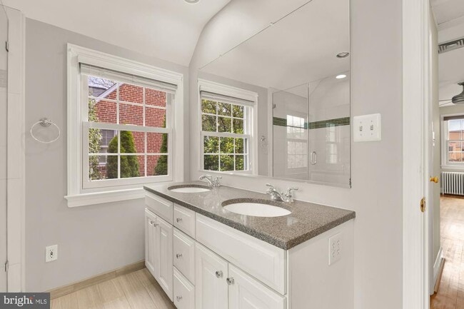 Building Photo - 4809 Wellington Dr