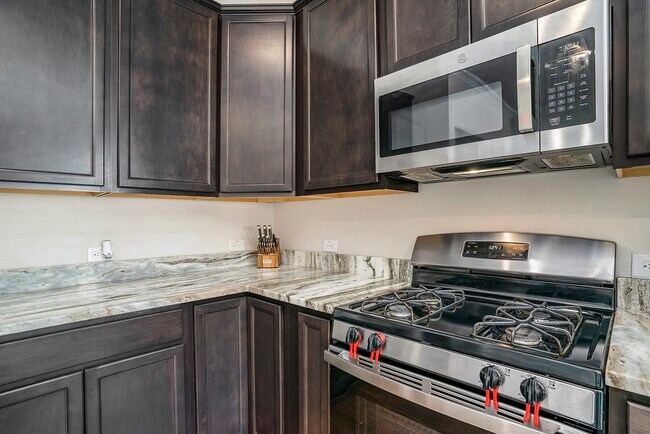 Building Photo - 8302 Tourmaline Wy