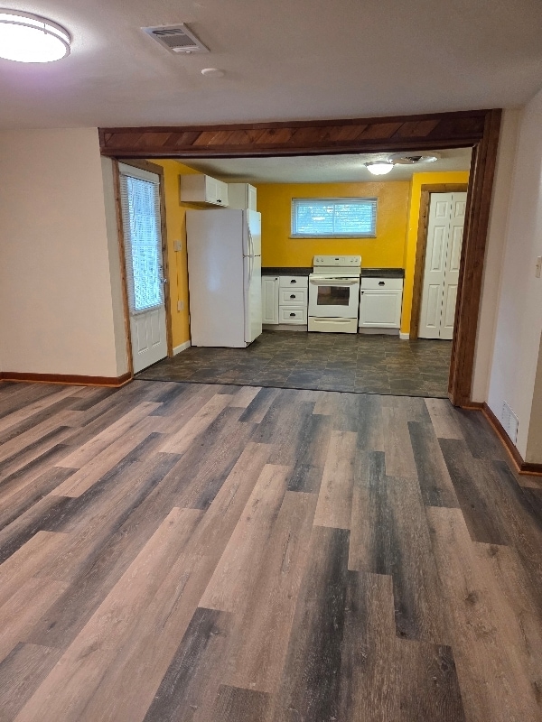 Building Photo - 1955 Hopkins Ave