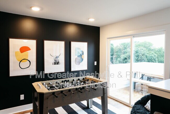 Building Photo - 11 N Hill St