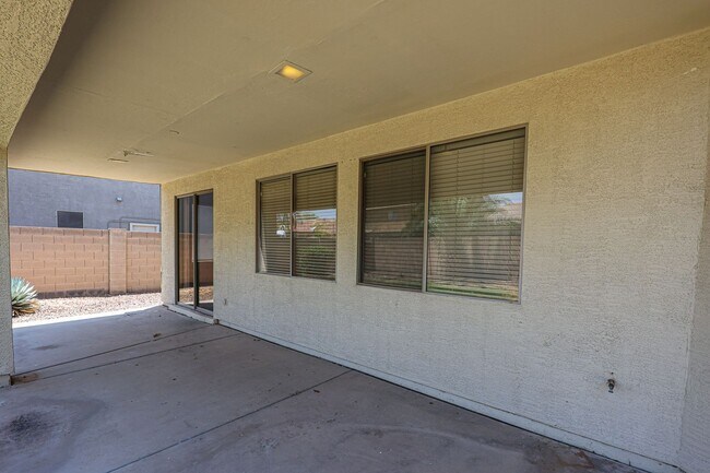 Building Photo - Lovely 4Bedroom/2Bath in the Heart of Chandler
