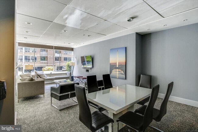 Building Photo - 800 4th St SW