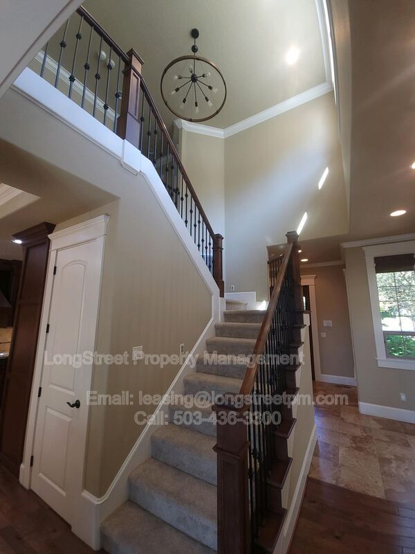 Building Photo - 9739 NW Henry Ct