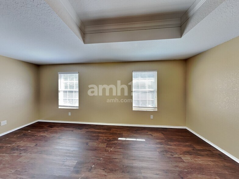 Building Photo - 9247 Pacific Maple