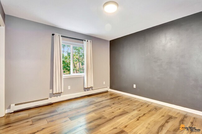 Building Photo - Modern 4-Bedroom Townhome in Desirable Sou...