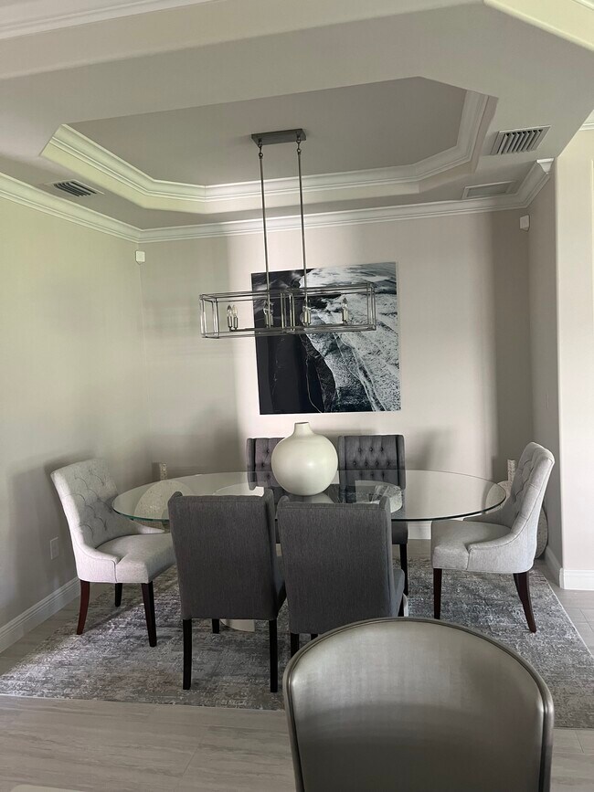 Building Photo - 16352 Viansa Way