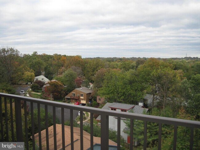 Building Photo - 600 Roosevelt Blvd