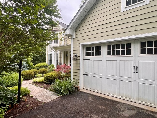 Building Photo - 5920 Nicolet Ct