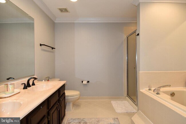 Building Photo - 406 Fortress Way