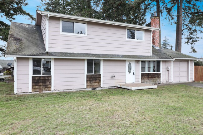 Building Photo - 4 Bed 2 Bath - Groups - NAS Whidbey - Dog ...