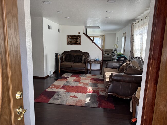 Primary Photo - 1303 Park Ave