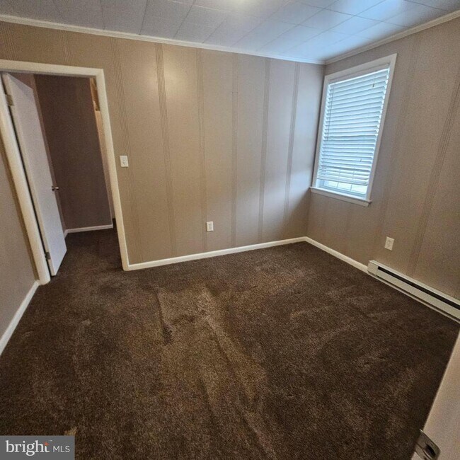 Building Photo - 1232 N Main St