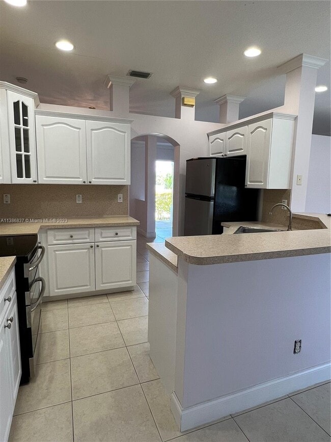 Building Photo - 601 N E St