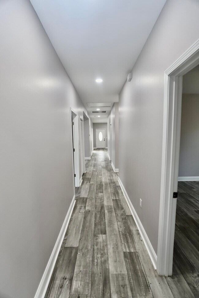 Building Photo - 11 Kendrick St