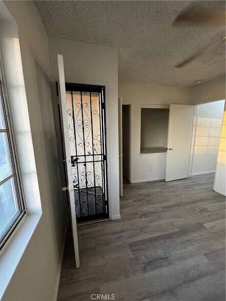 Building Photo - 151 E 95th St