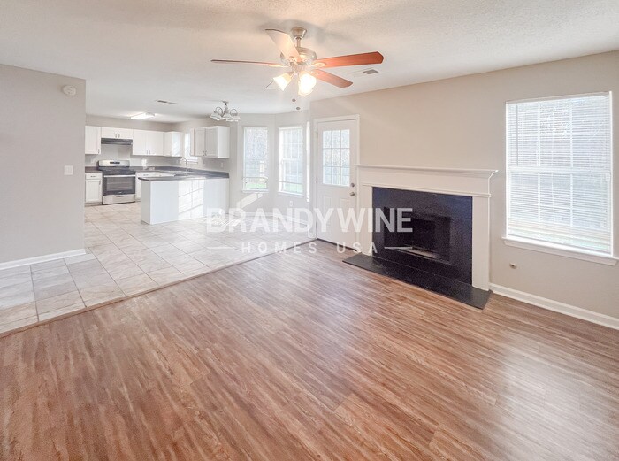 Building Photo - 6749 Pole Creek Dr