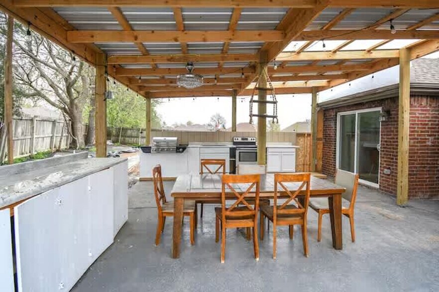 Building Photo - 731 Cypress Ct