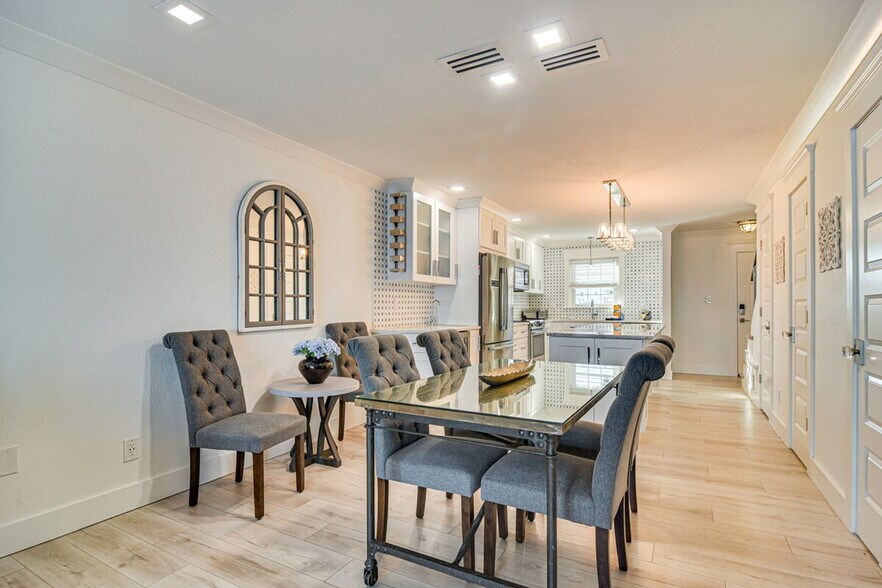 Building Photo - 5172 Coquina Key Dr SE