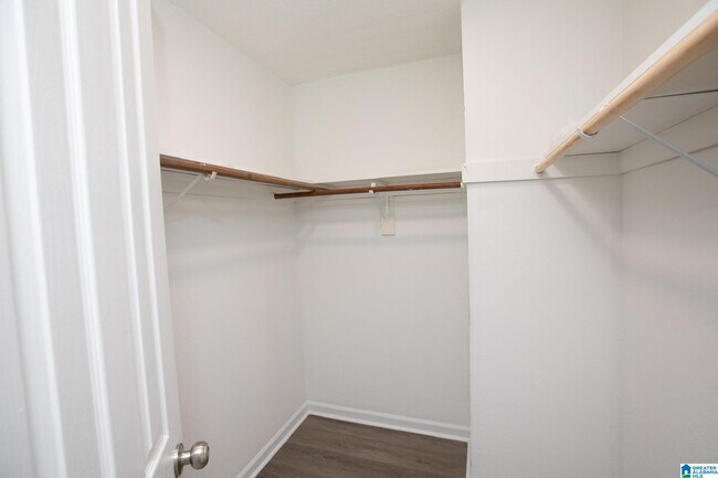 Building Photo - 123 Braxton Way