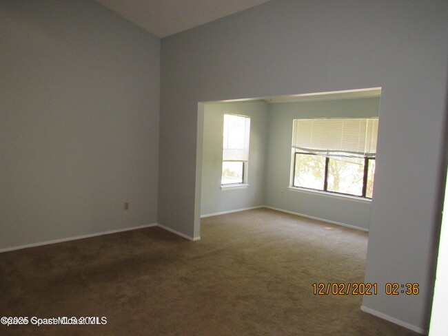 Building Photo - 225 S Tropical Trail