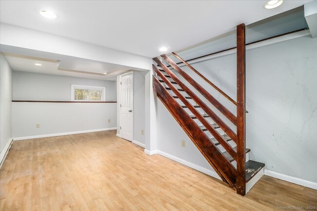 Building Photo - 32 Pleasant St