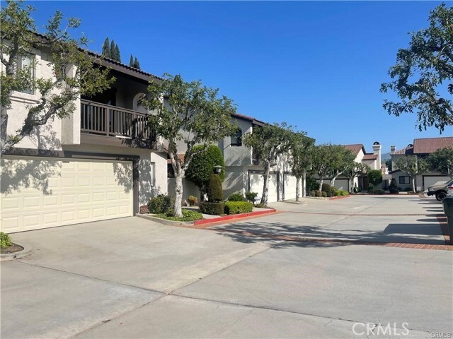 Building Photo - 2157 E Badillo St
